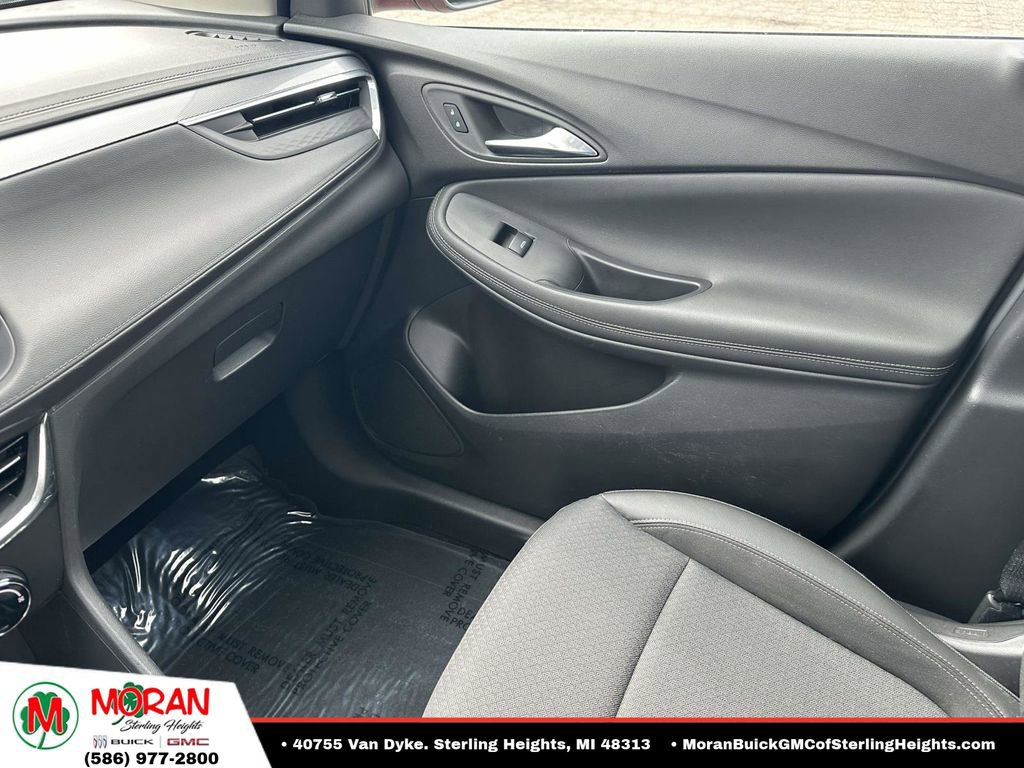 Certified 2024 Buick Encore GX Preferred FWD image 31