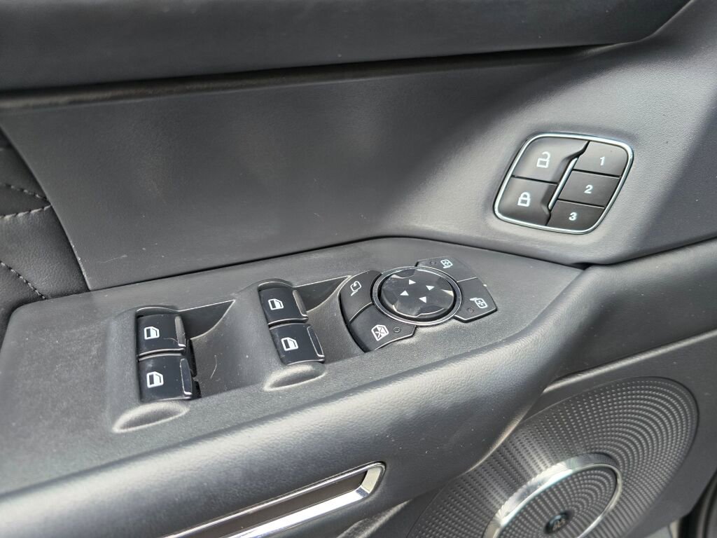 Used 2023 Ford Expedition Max Platinum AWD/4WD image 19