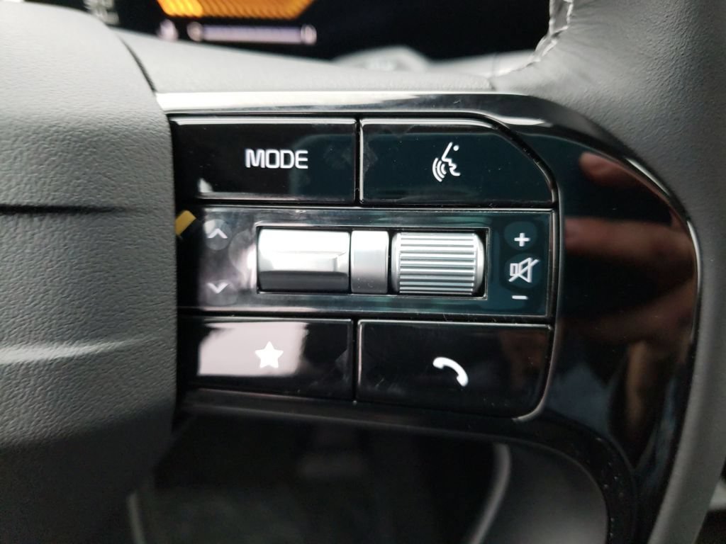 New 2026 Kia Sorento S w/ S Panoramic Sunroof Package FWD image 12