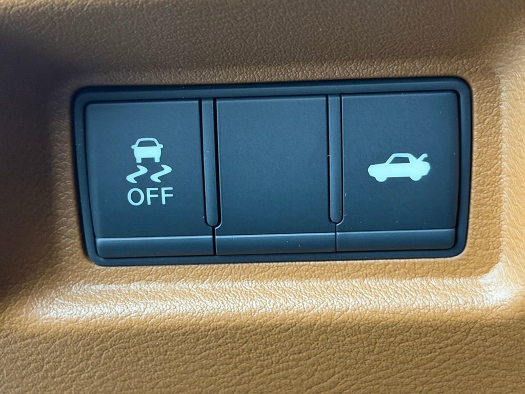 Used 2023 INFINITI Q50 Sensory image 28