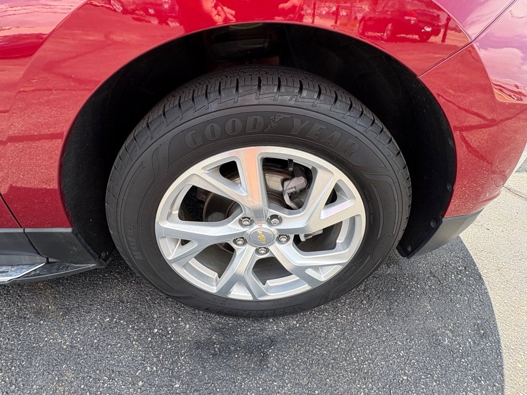 Used 2018 Chevrolet Equinox Premier FWD image 19