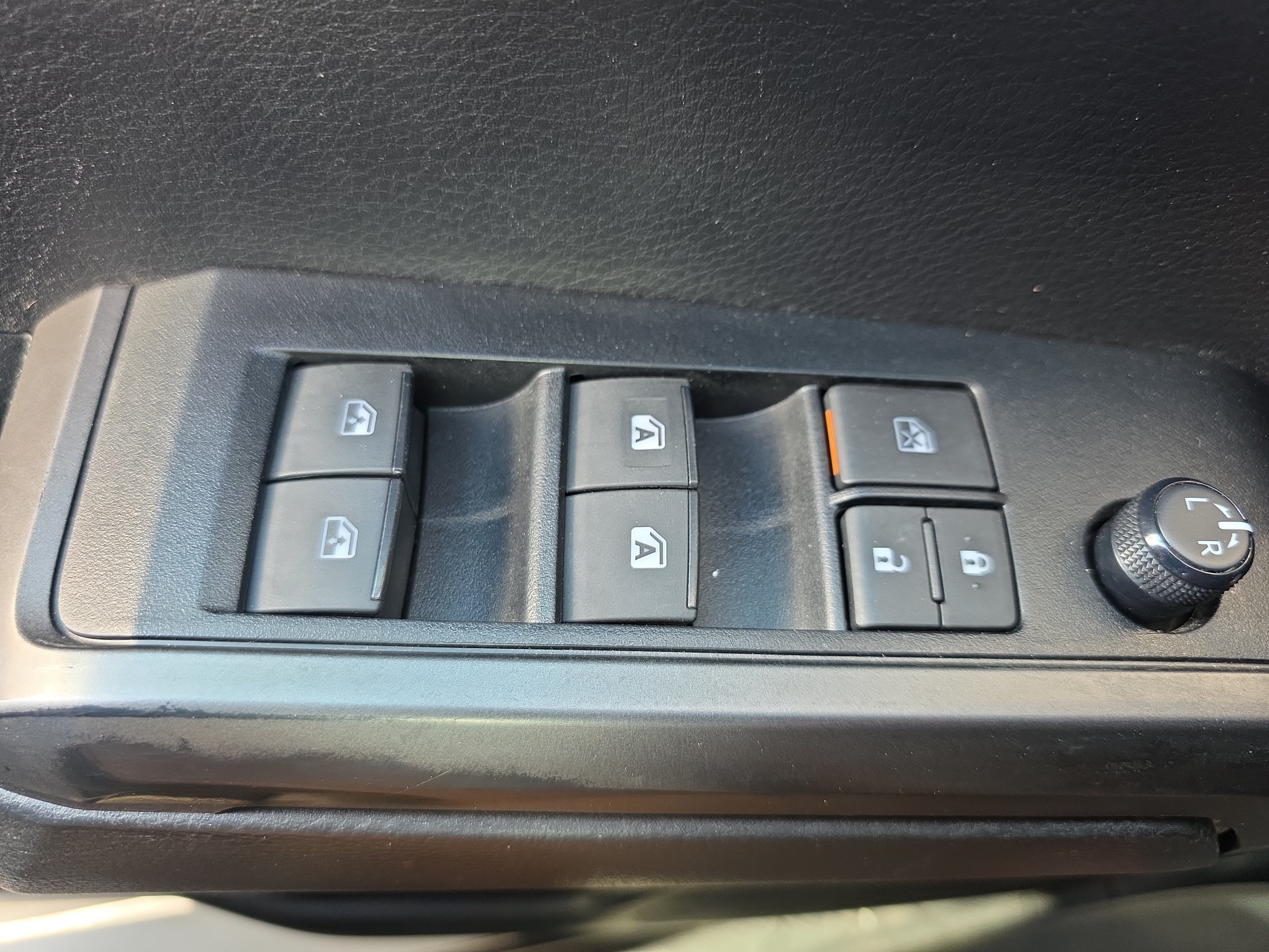 Used 2023 Toyota Tacoma TRD Off-Road AWD/4WD image 28