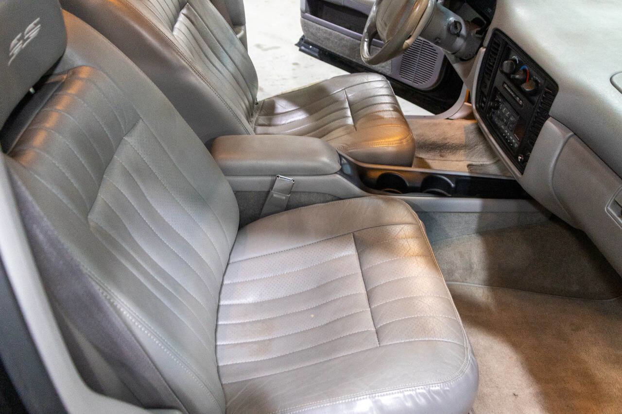 Used 1995 Chevrolet Impala SS RWD image 37