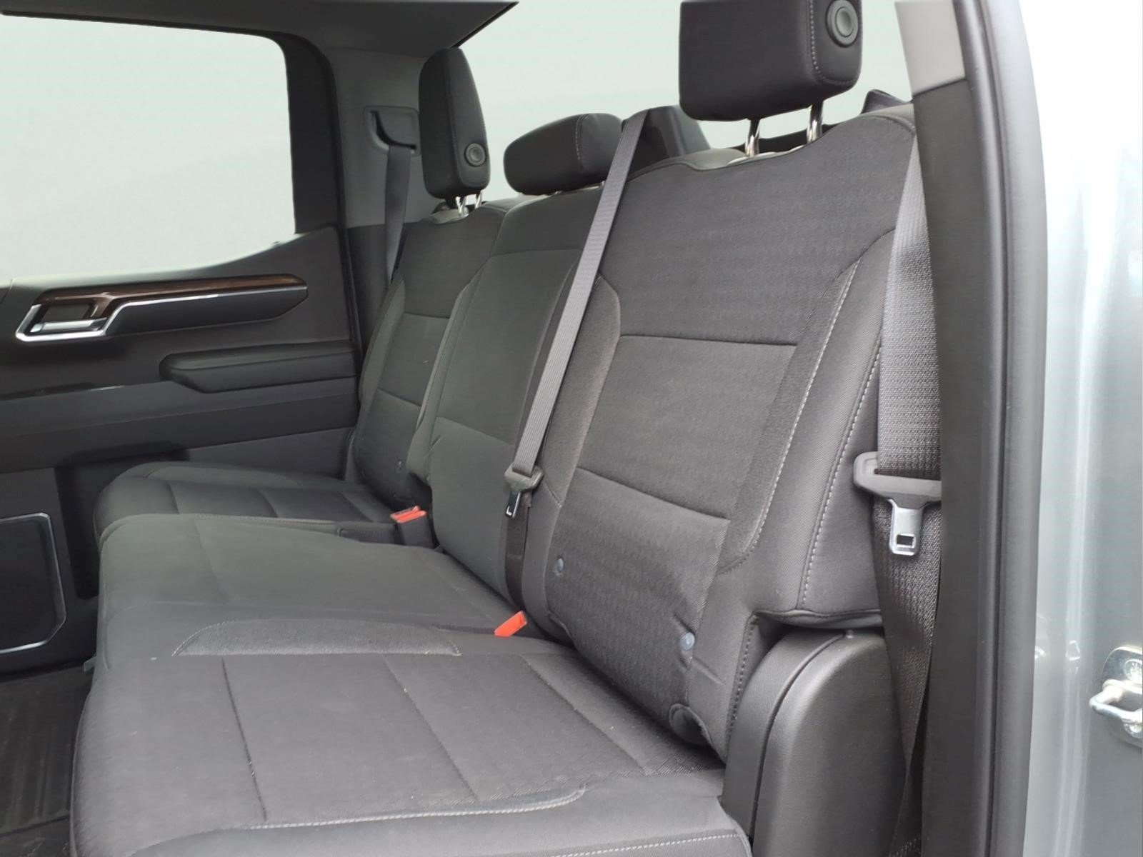 Used 2024 Chevrolet Silverado 1500 LT AWD/4WD image 6