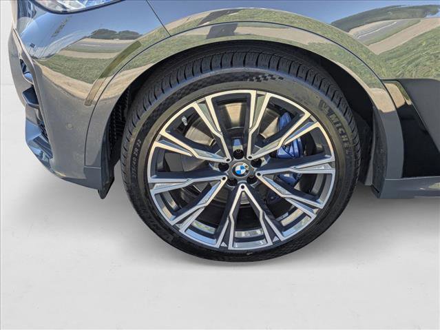 Used 2022 BMW X7 M50i image 23