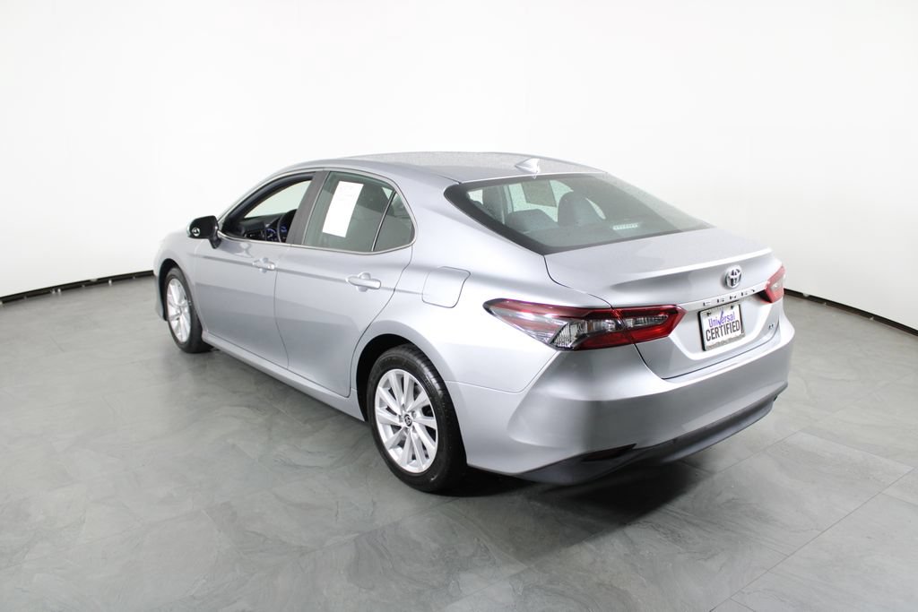 Used 2022 Toyota Camry LE FWD image 3