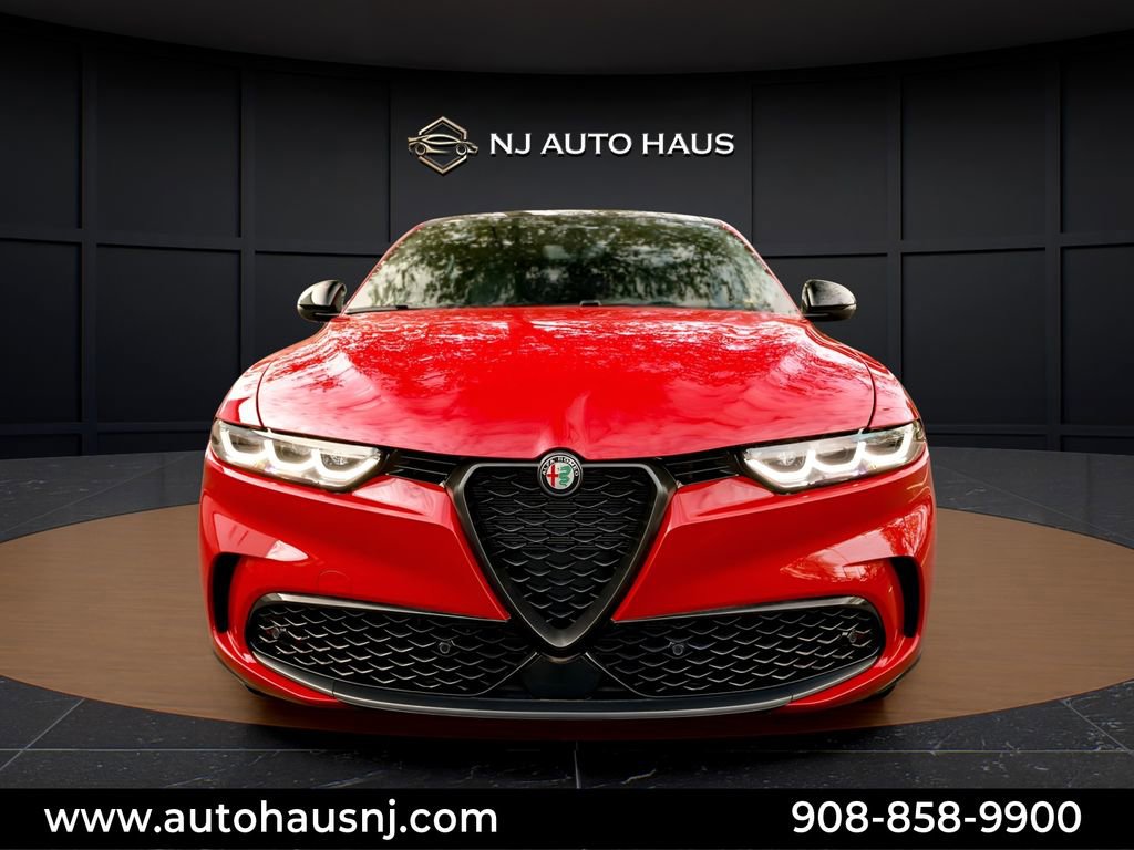 Used 2024 Alfa Romeo Tonale Veloce AWD/4WD image 3