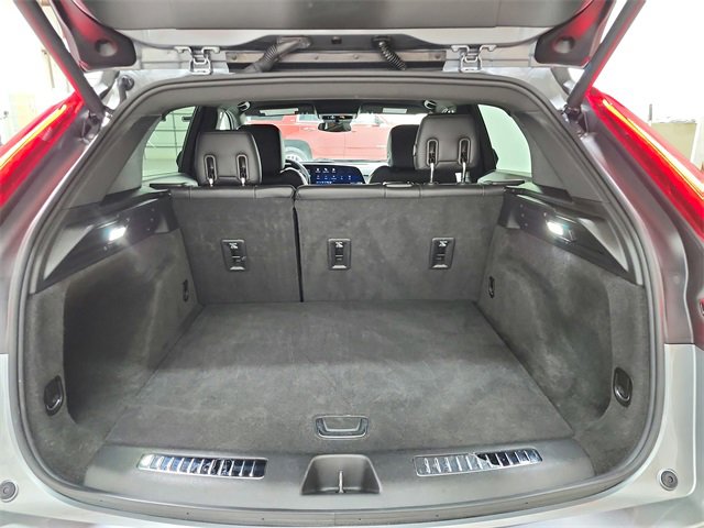 Used 2024 Cadillac XT4 Premium Luxury image 41