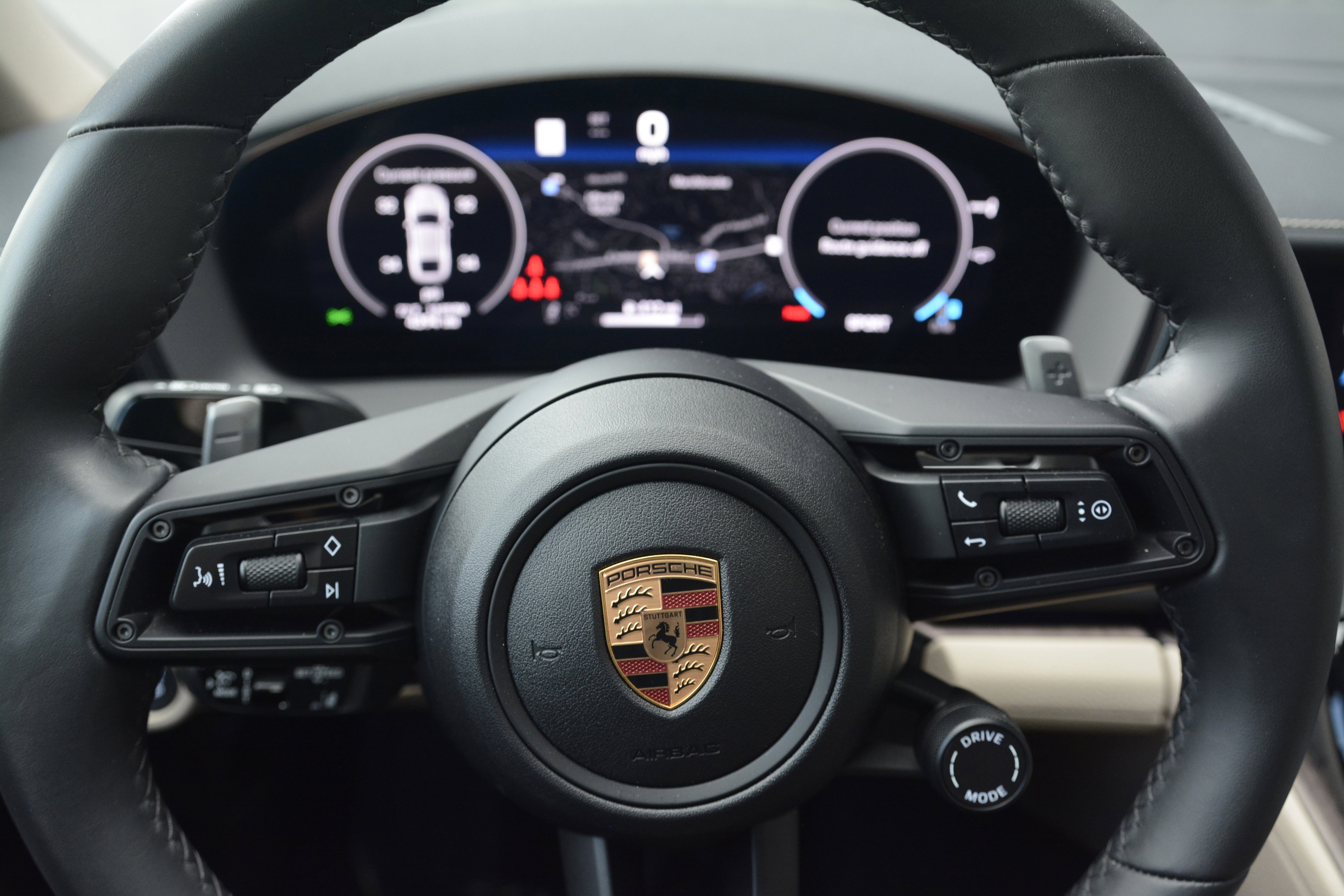 Certified 2025 Porsche Panamera 4 image 16