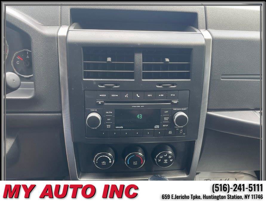 Used 2011 Jeep Liberty Sport image 16