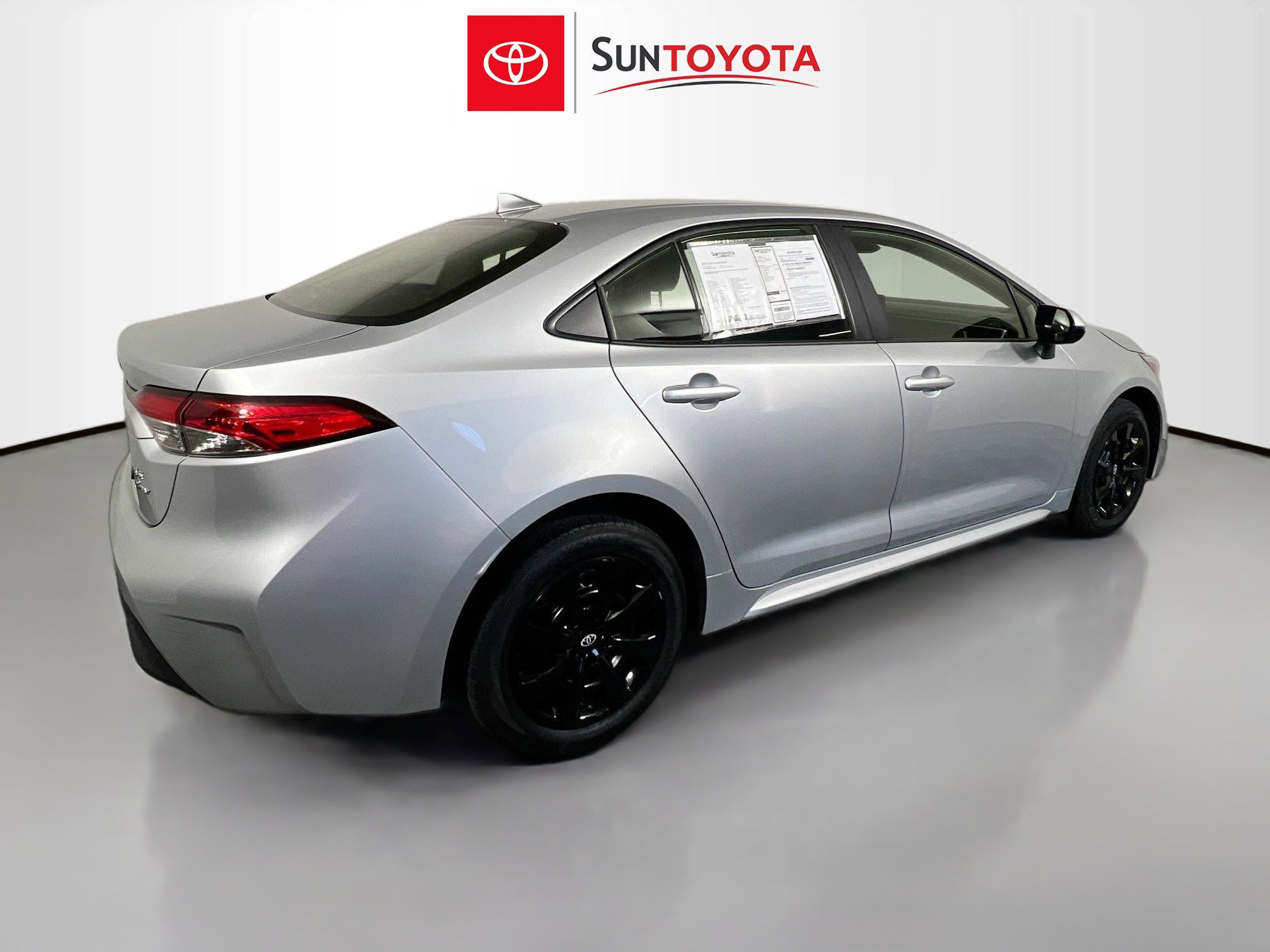 Used 2025 Toyota Corolla LE image 4