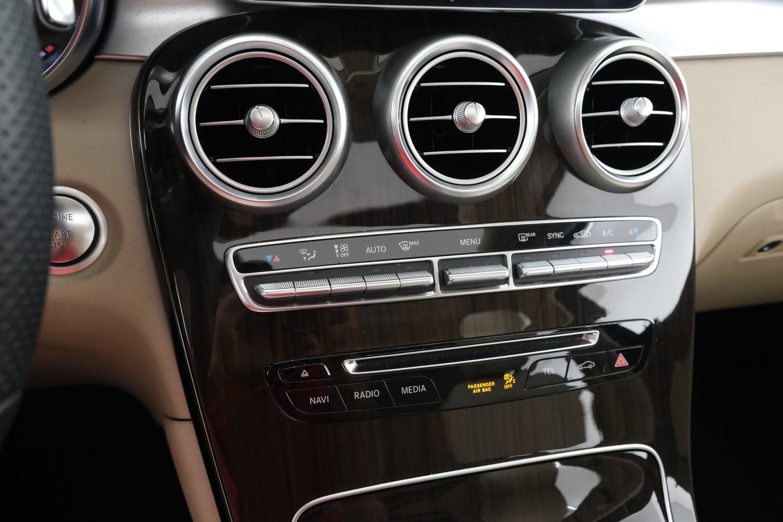 Used 2017 Mercedes-Benz GLC 300 4MATIC image 20
