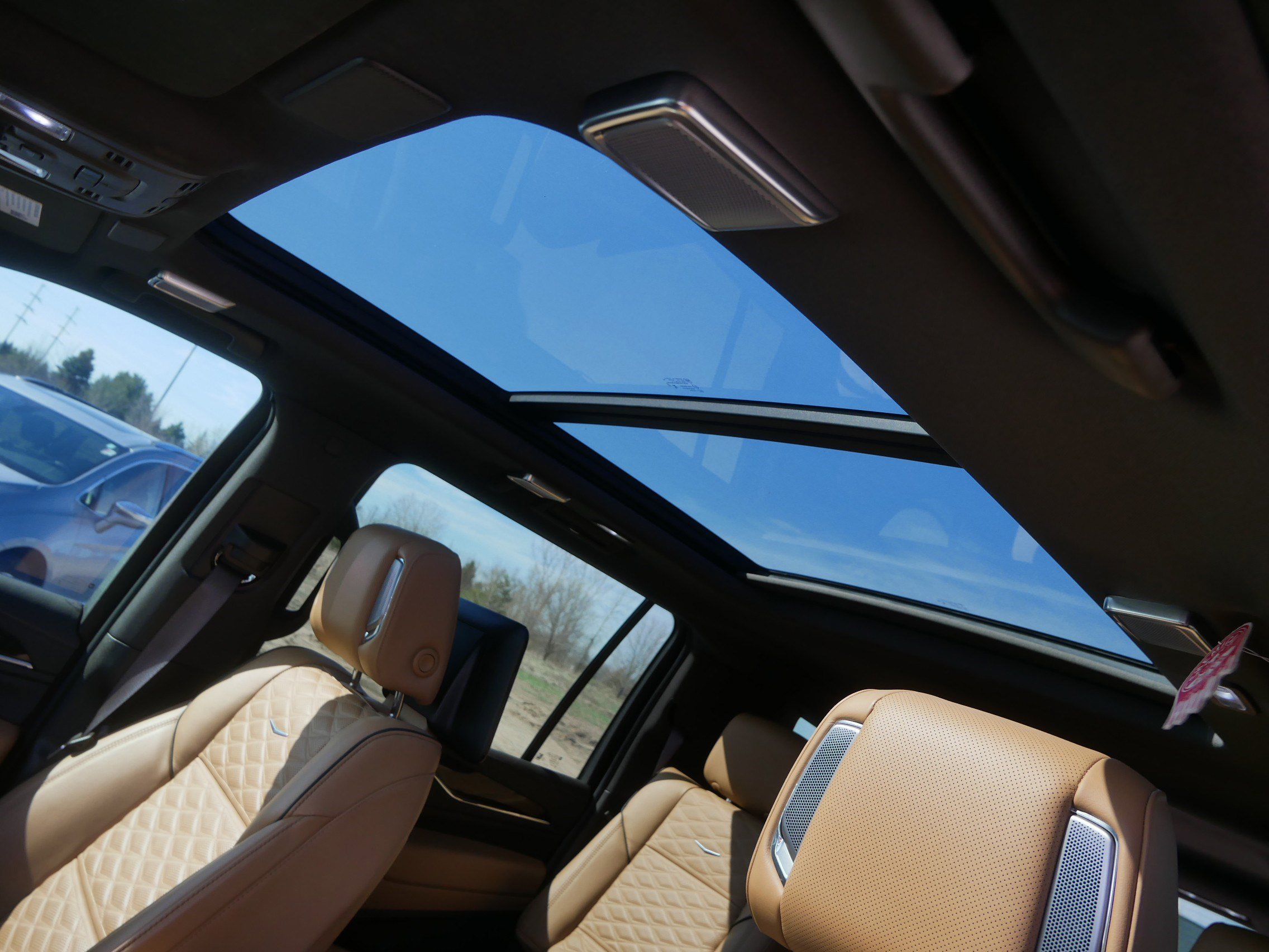 Used 2024 Cadillac Escalade ESV Sport w/ LPO, ONYX Package AWD/4WD image 19