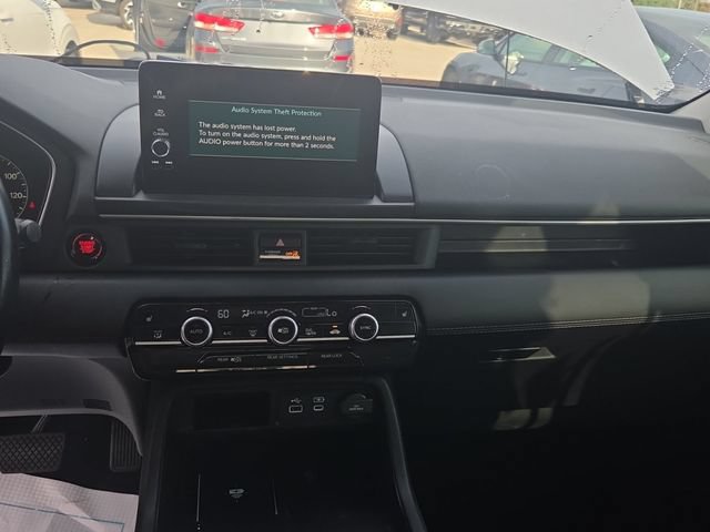 Used 2023 Honda Pilot Touring image 12