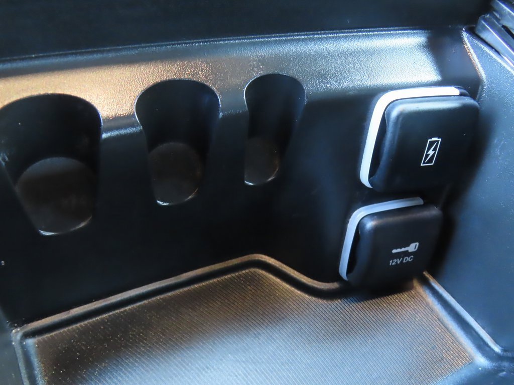 Certified 2025 Chrysler Pacifica Limited image 11