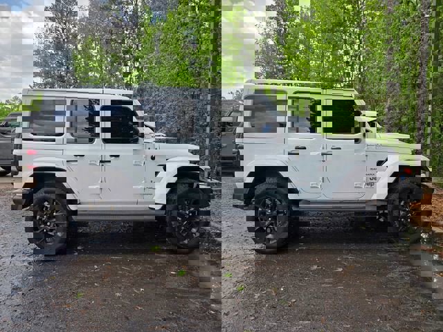 Used 2022 Jeep Wrangler Unlimited Sahara w/ Cold Weather Group image 2