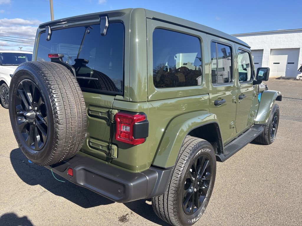 Used 2022 Jeep Wrangler Unlimited Sahara w/ Cold Weather Group image 5