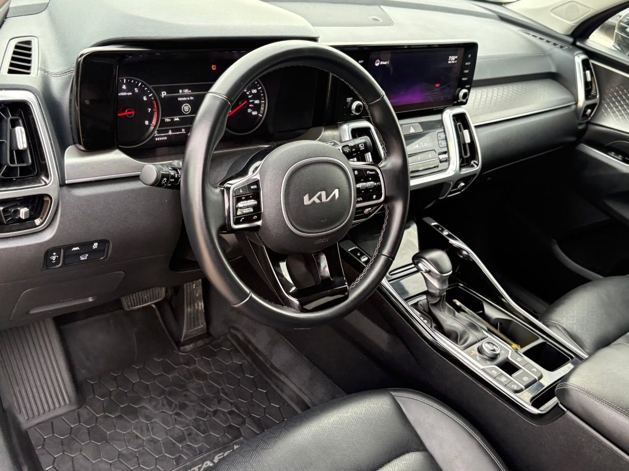 Used 2022 Kia Sorento SX image 16