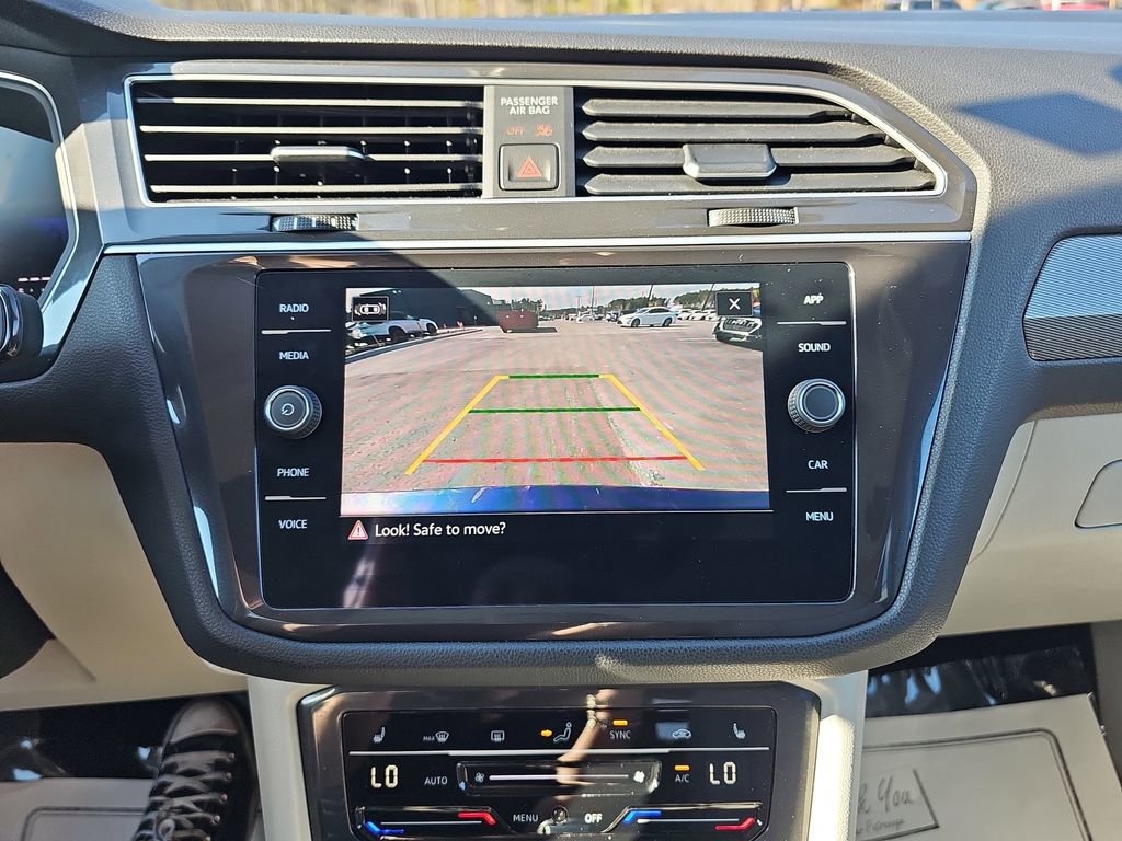 Used 2024 Volkswagen Tiguan SE image 28