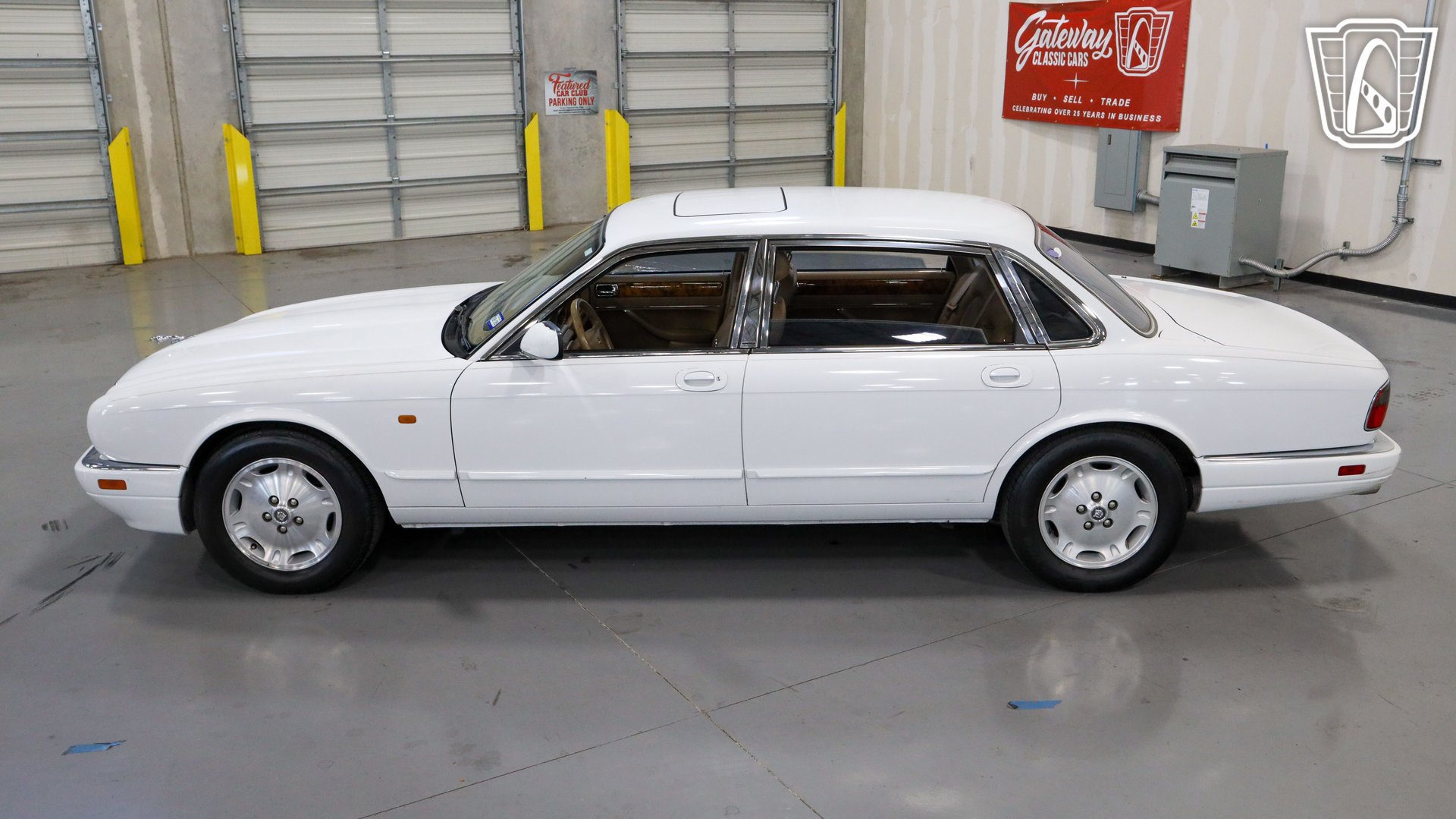 Used 1997 Jaguar XJ6 L RWD image 31