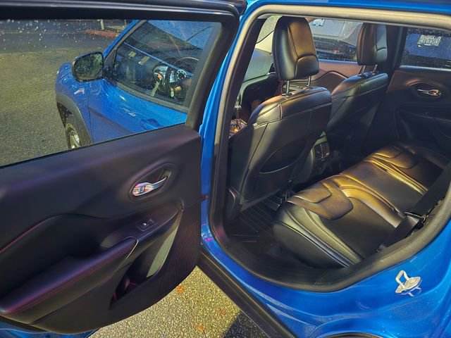 Used 2019 Jeep Cherokee Trailhawk AWD/4WD image 15