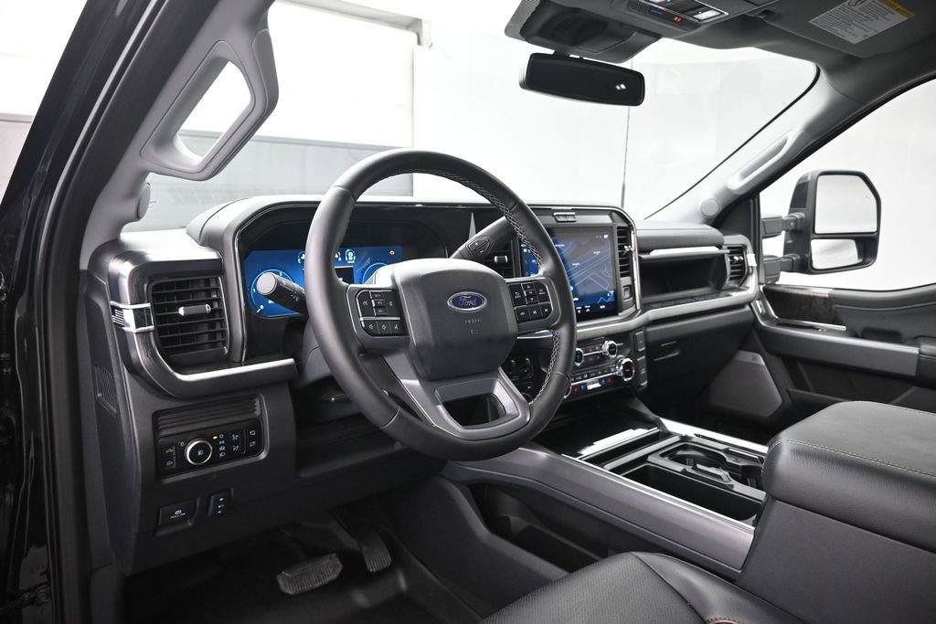 Used 2025 Ford F350 Lariat w/ Black Appearance Package AWD/4WD image 18