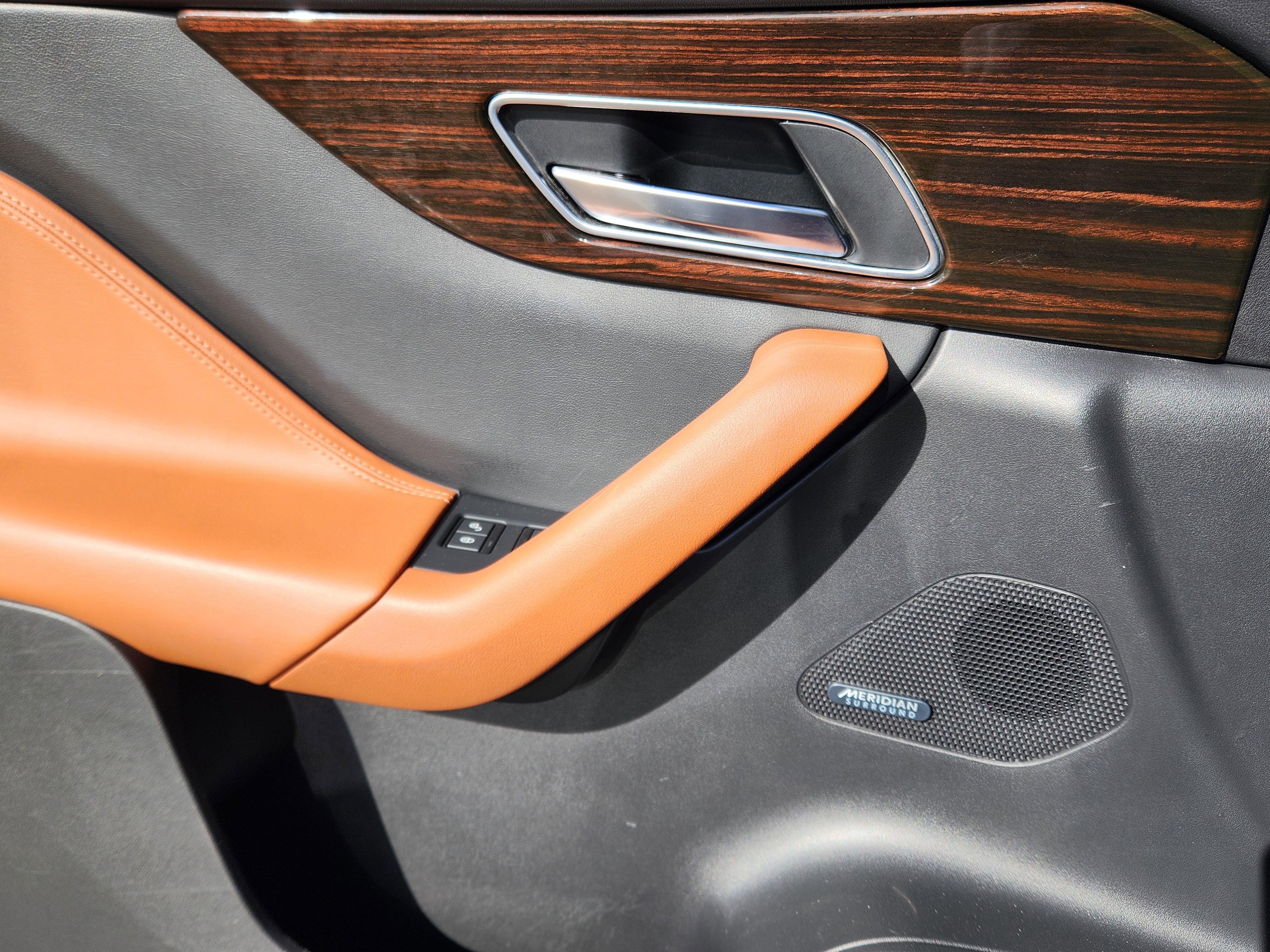 Used 2019 Jaguar F-PACE Portfolio image 13