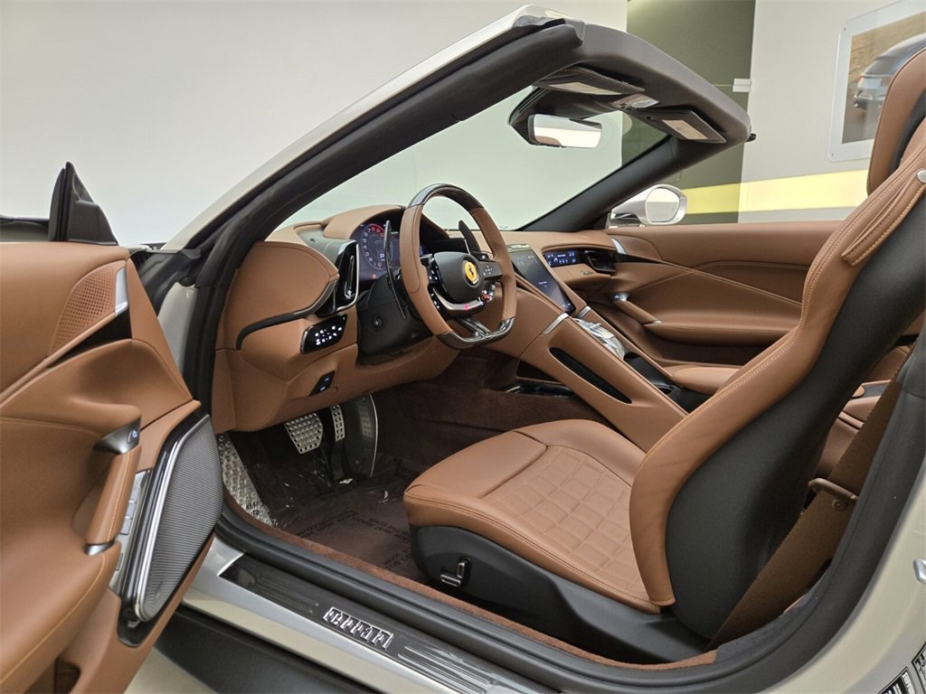 Used 2024 Ferrari Roma Spider image 17