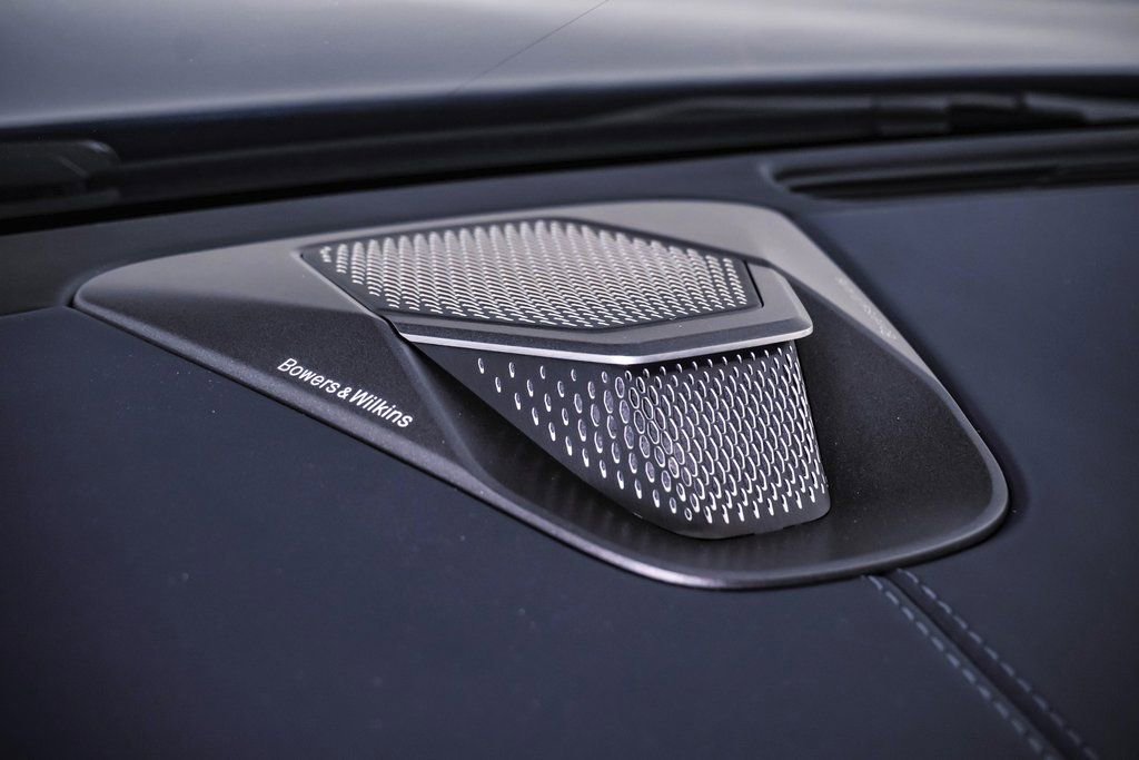 Used 2025 Aston Martin Vanquish image 29