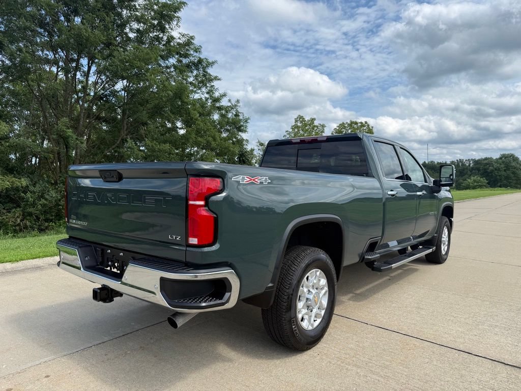 Used 2026 Chevrolet Silverado 2500 LTZ w/ LTZ Premium Package AWD/4WD image 3