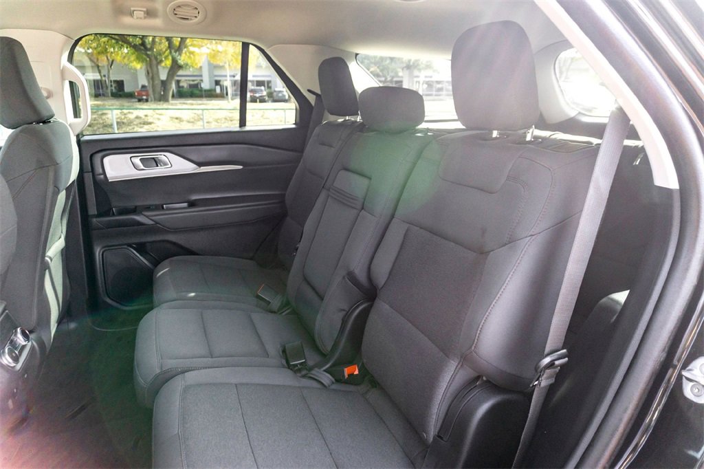 Used 2025 Ford Explorer Active image 27
