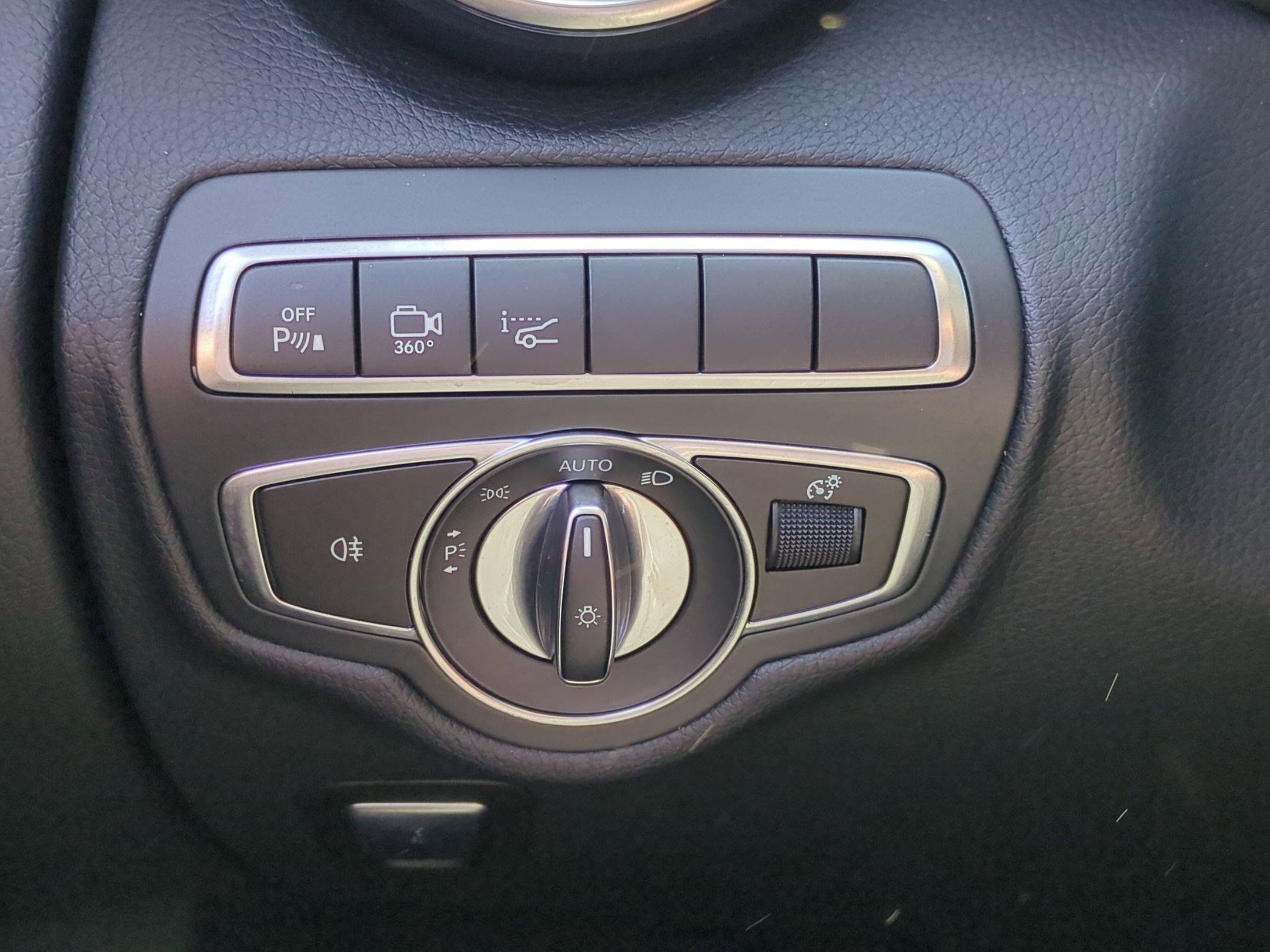Used 2019 Mercedes-Benz GLC 300 4MATIC Coupe image 17