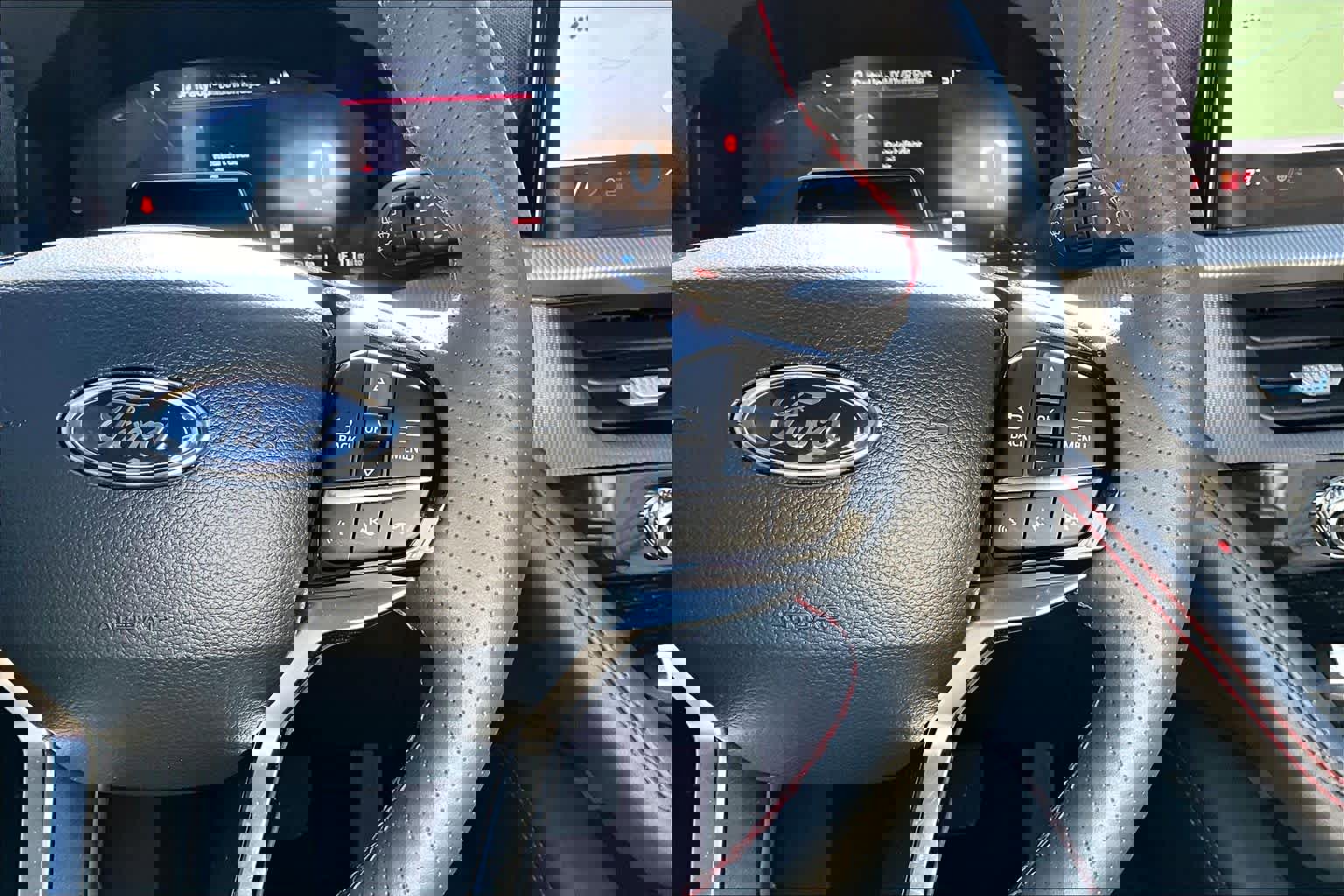 Used 2025 Ford Explorer ST-Line w/ Premium Package image 27