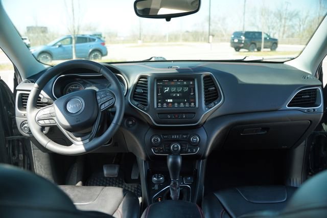 Used 2021 Jeep Cherokee Trailhawk AWD/4WD image 26