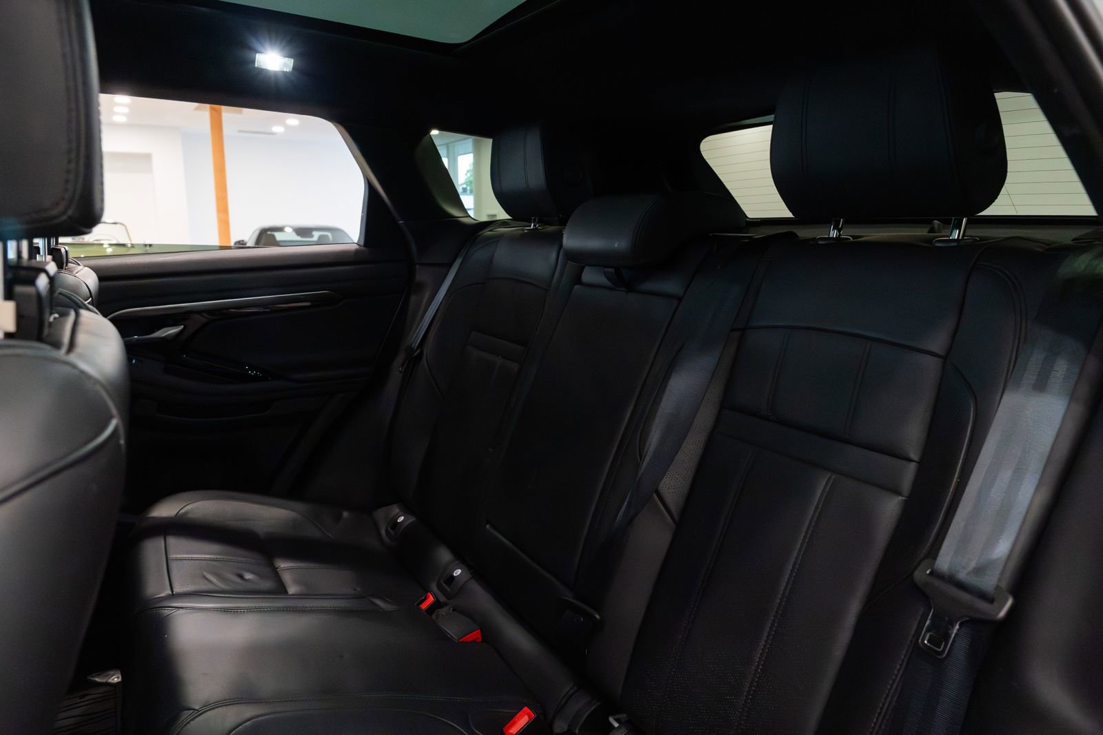 Used 2020 Land Rover Range Rover Evoque R-Dynamic HSE AWD/4WD image 17