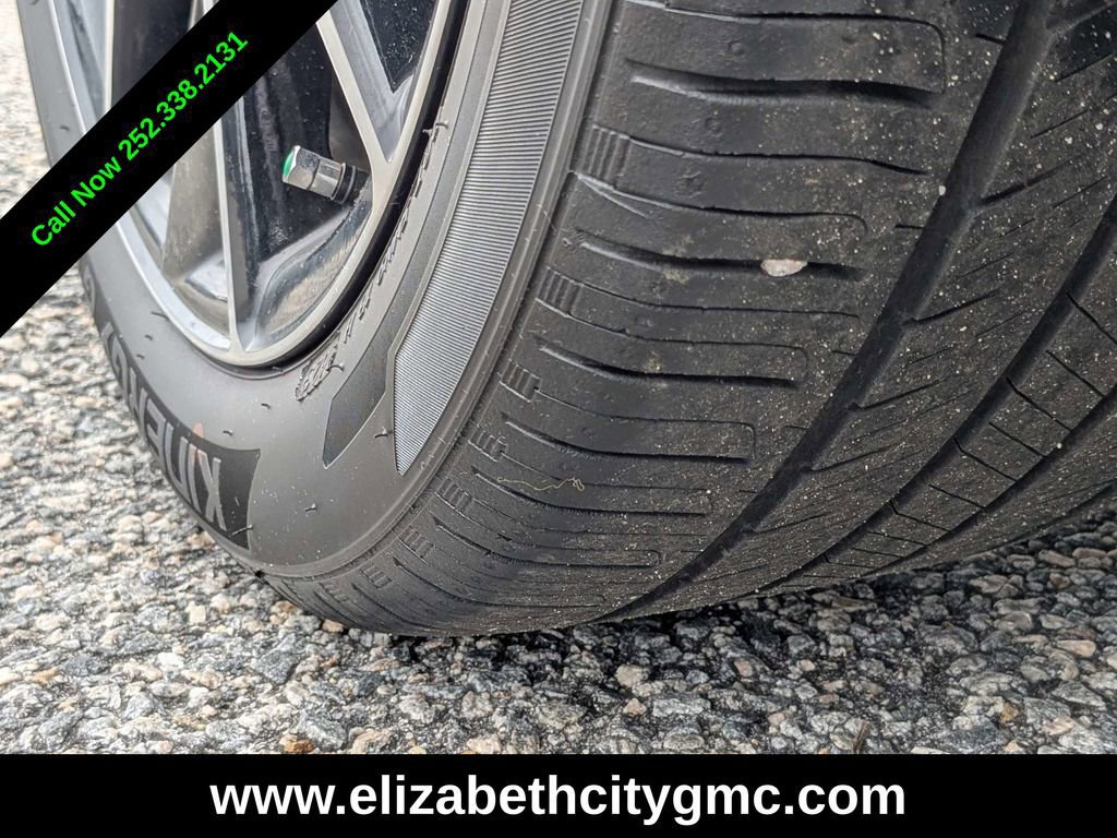 Used 2024 Toyota Camry SE image 13