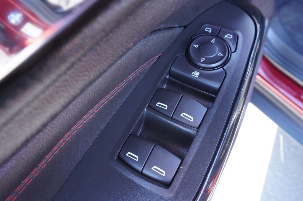 Used 2025 Chevrolet Trax RS w/ Sunroof Package FWD image 16