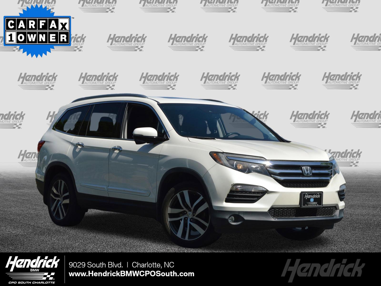 Used 2017 Honda Pilot Touring image 1