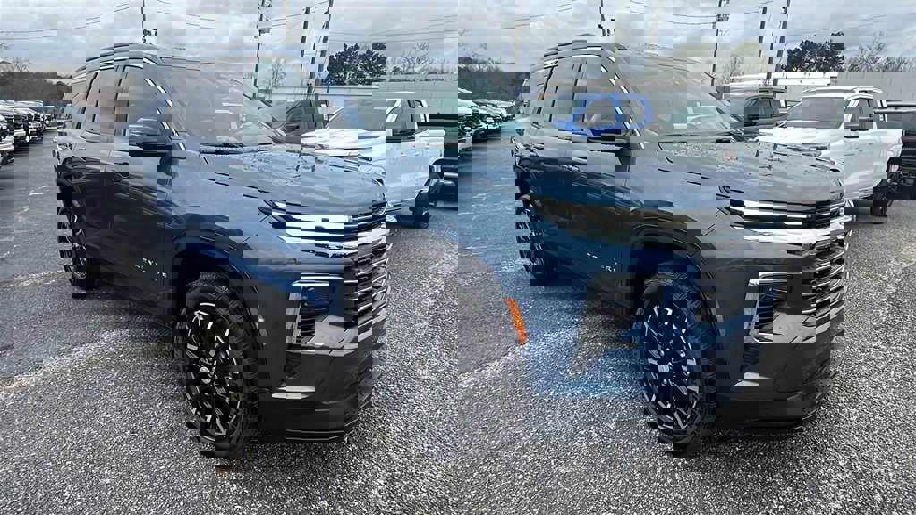 New 2026 Chevrolet Traverse LT w/ Sun and Wheel Package image 3