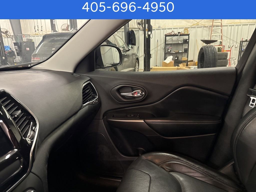 Used 2019 Jeep Cherokee Limited image 15