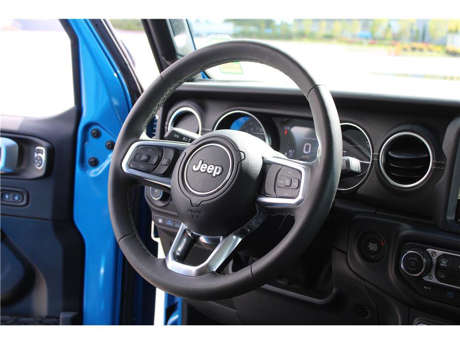 Used 2023 Jeep Wrangler Unlimited Sahara w/ Cold Weather Group AWD/4WD image 14
