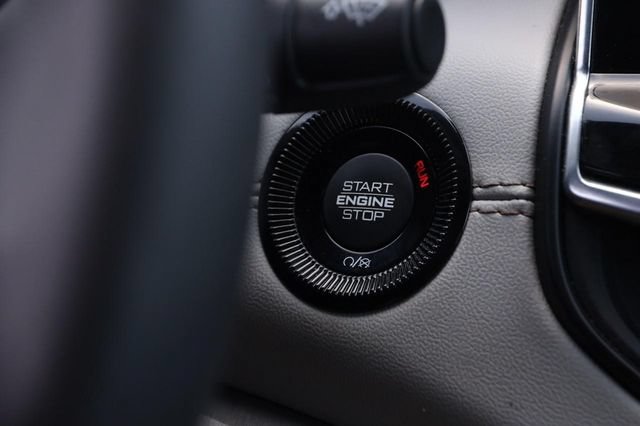 Used 2025 Jeep Compass Limited AWD/4WD image 14