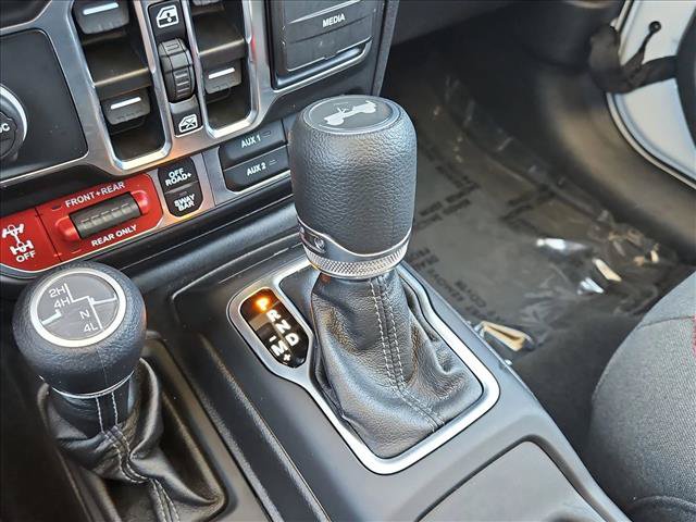 Used 2025 Jeep Wrangler Unlimited Rubicon AWD/4WD image 12