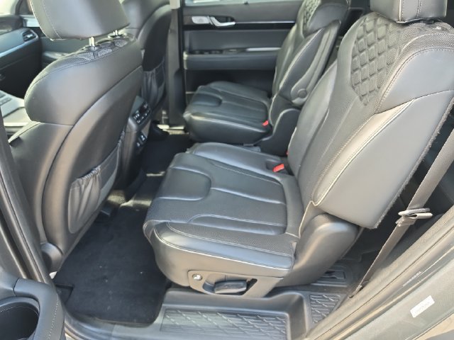 Used 2022 Hyundai Palisade Limited FWD image 17