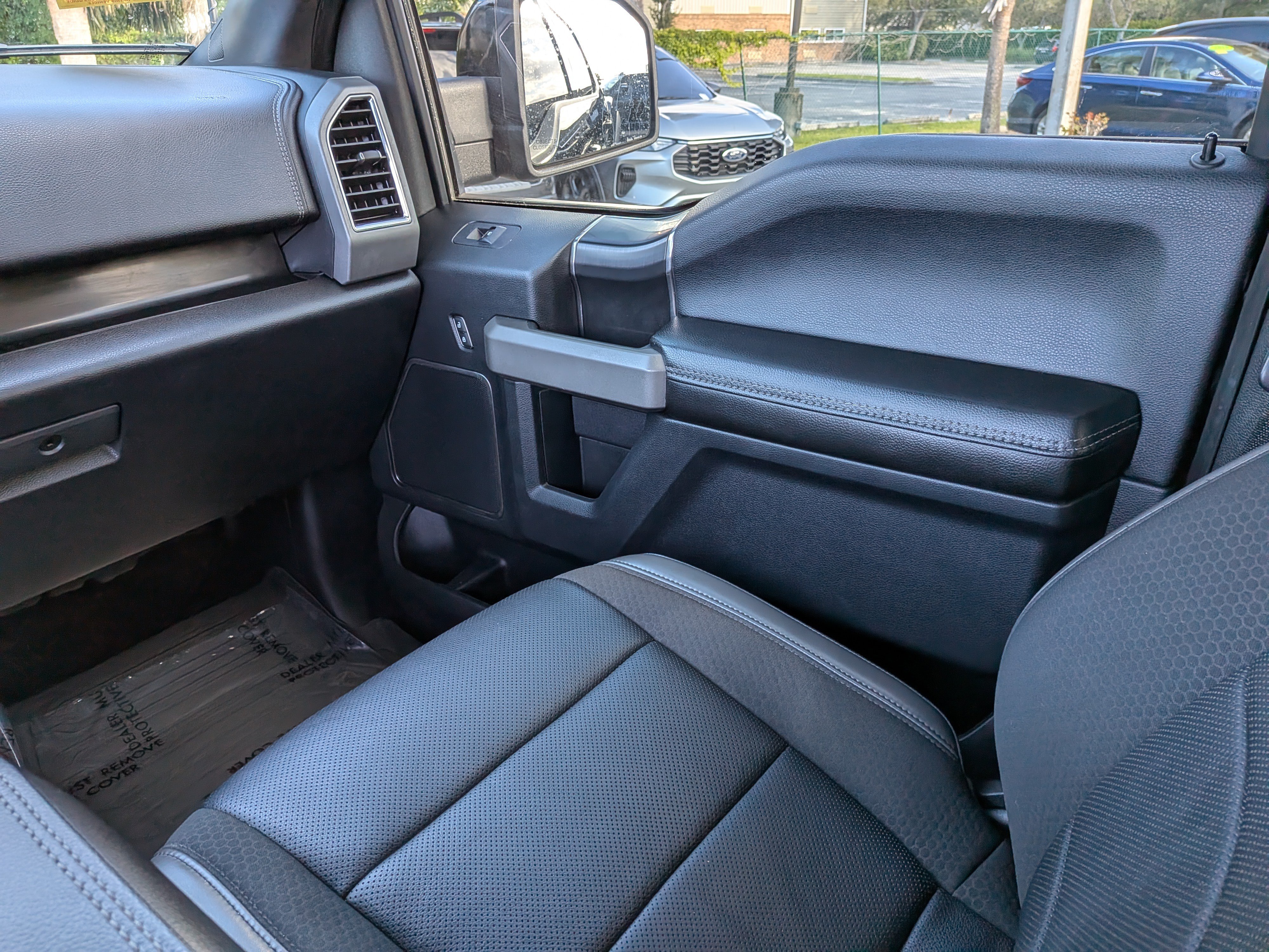Used 2019 Ford F150 Raptor w/ Equipment Group 802A Luxury AWD/4WD image 19