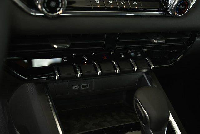 New 2025 GMC Canyon Elevation image 25