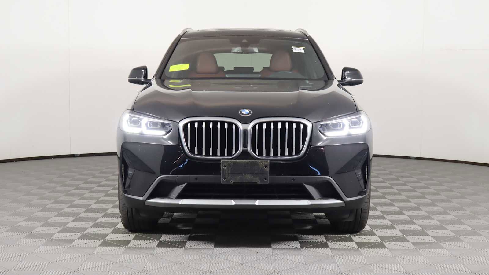 Used 2023 BMW X3 xDrive30i w/ Premium Package image 2