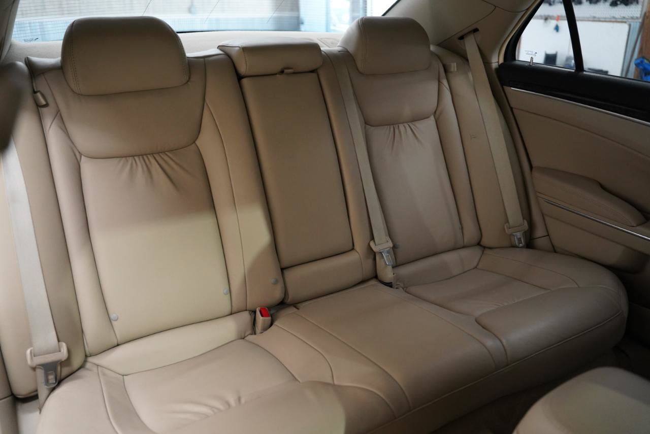 Used 2011 Chrysler 300 Limited RWD image 31