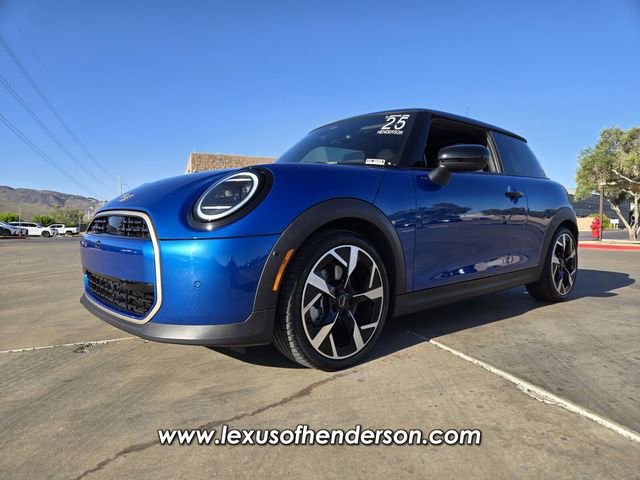 Used 2025 MINI Cooper 2-Door Hardtop FWD image 2