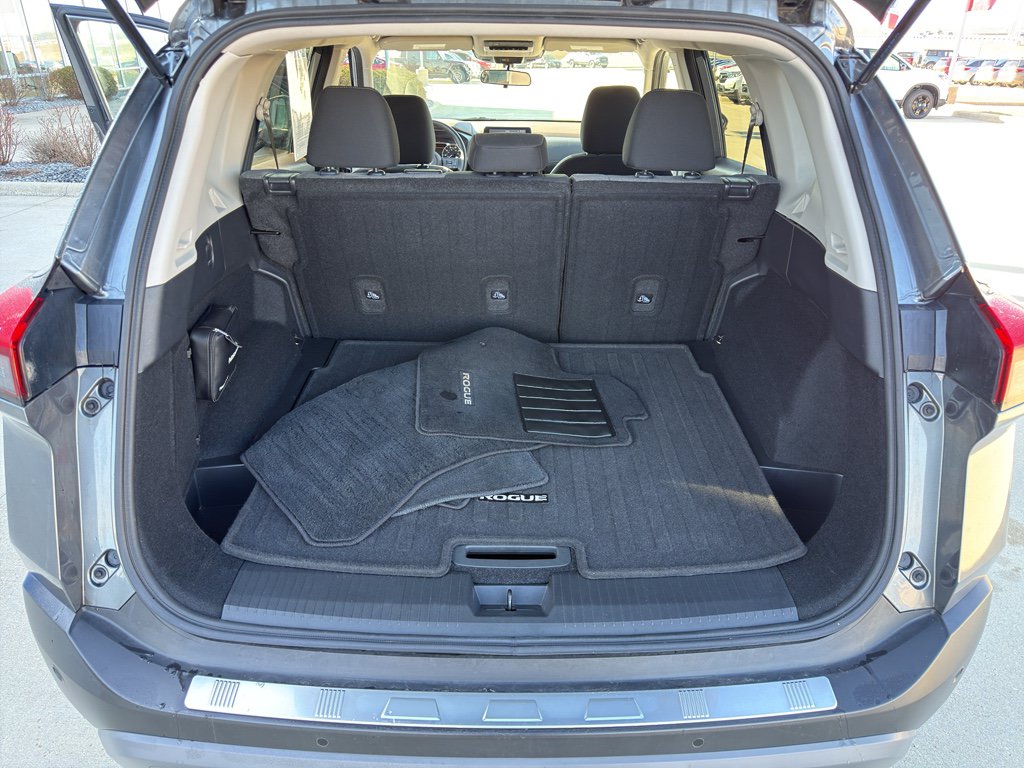 Used 2021 Nissan Rogue SV AWD/4WD image 14